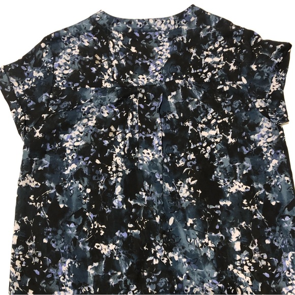 Simply Vera By Vera Wang Womans Top sizeS Floral Patterns Blue, Blqck and White - Picture 9 of 9